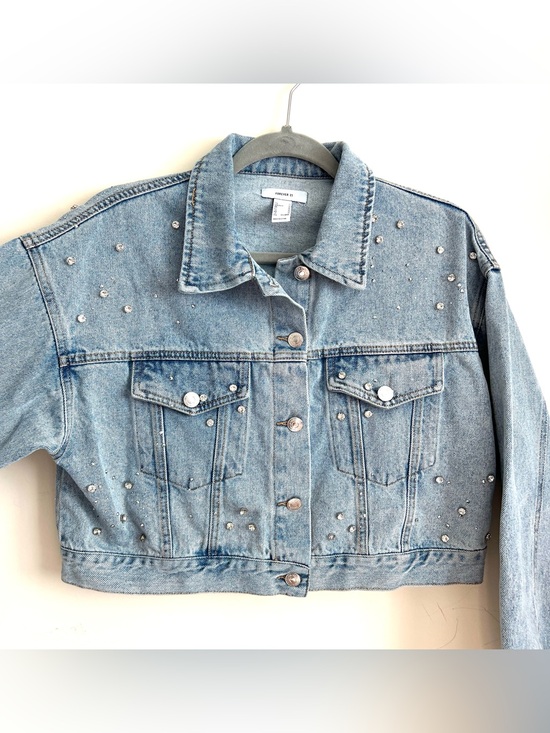 Forever 21 Jackets & Blazers - Forever 21 cropped jean jacket light wash embellished rhinestone size medium